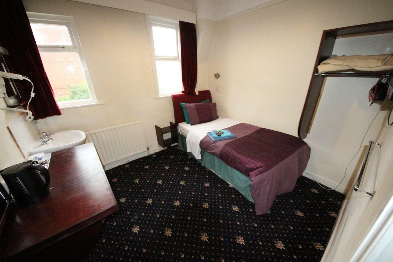 Avalon Guest House Лидс Экстерьер фото